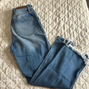 High wasted wide leg Jean